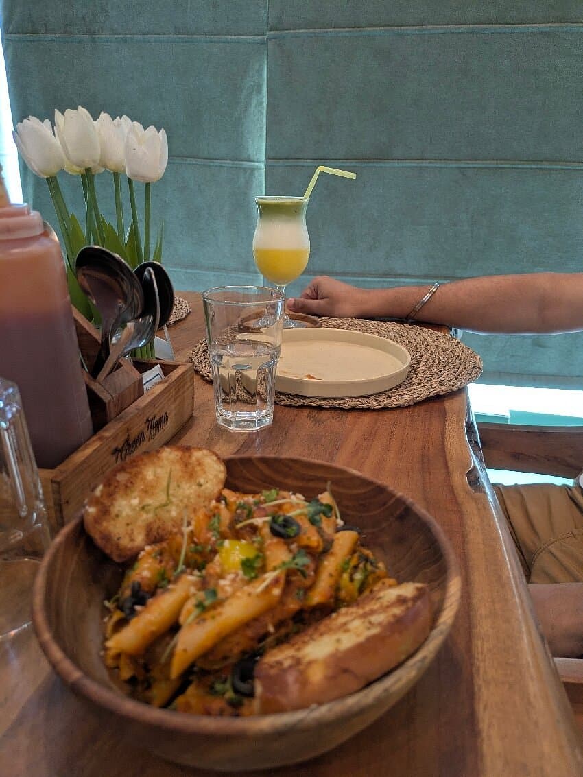 Cafe green mama photo