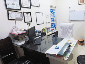 Dr. Abhinav Padia photo