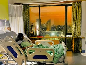 Kokilaben Dhirubhai Ambani Hospital and Medical Research Institute photo