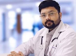 Dr Tanush Shah photo