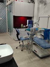 Symmetry Dental & Cosmetic Clinic photo